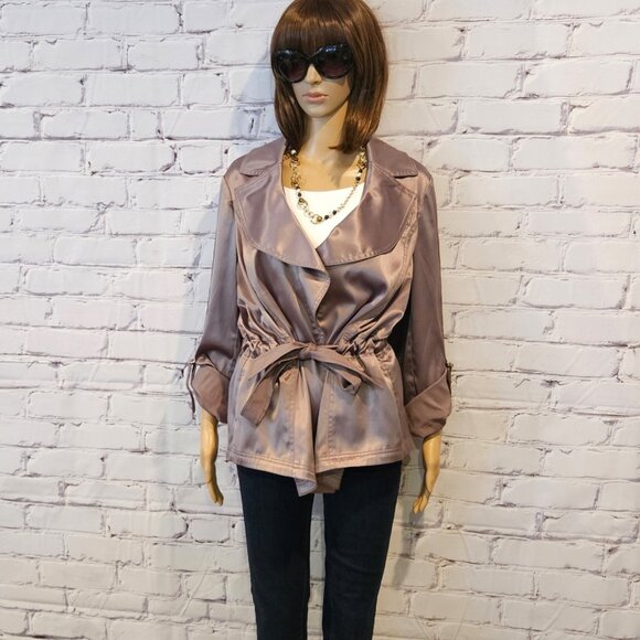 WHITE HOUSE BLACK MARKET - Gorgeous taupe belted satin blazer - Picture 4 of 11